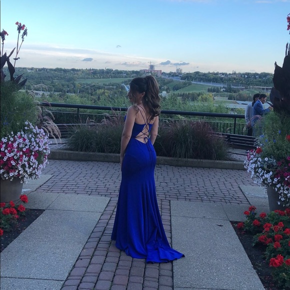 Beautiful ROYAL BLUE GOWN - Picture 2 of 2